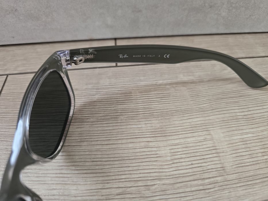 Ray Ban RB 2132 New Wayfarer