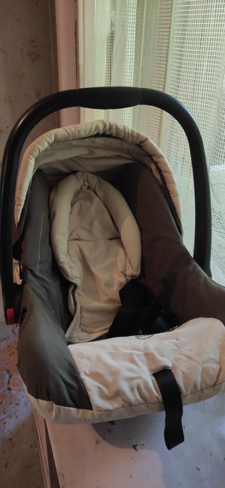 Детское Автокресло . И так же переноска
