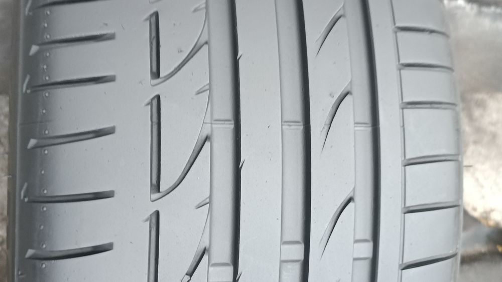 255/40/18 Bridgestone