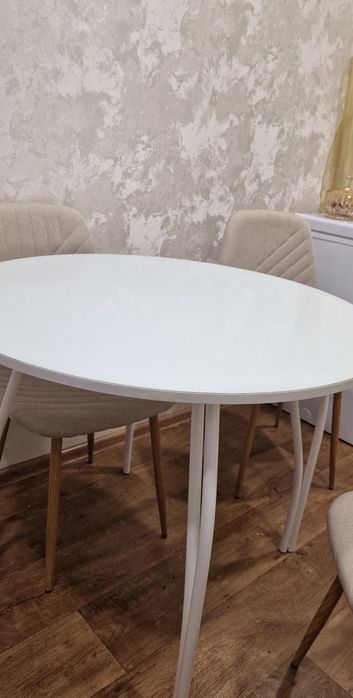 Продается круглый стол