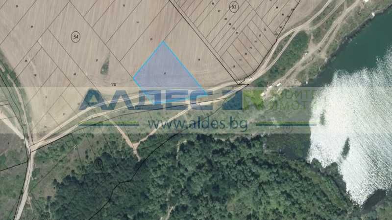 Продава парцел за жилищно строителство в с. Огняново!