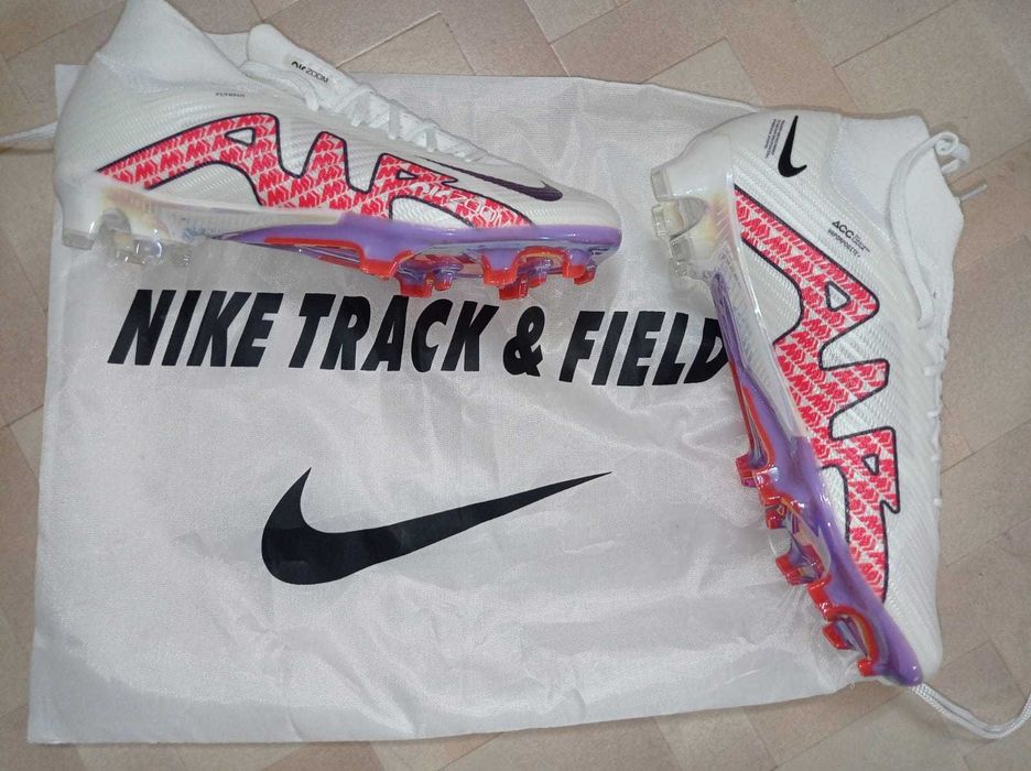 Бутсы футбольные Nike
