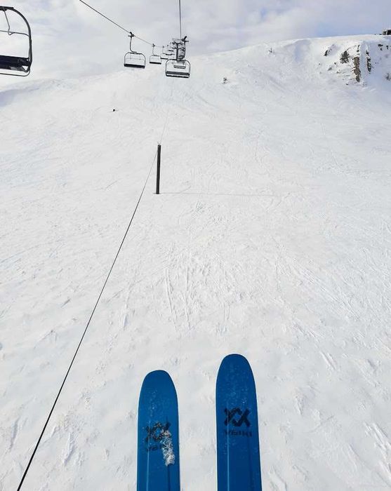 Schiuri freeride Volkl 100Eight cu legaturi Warden MNC 13