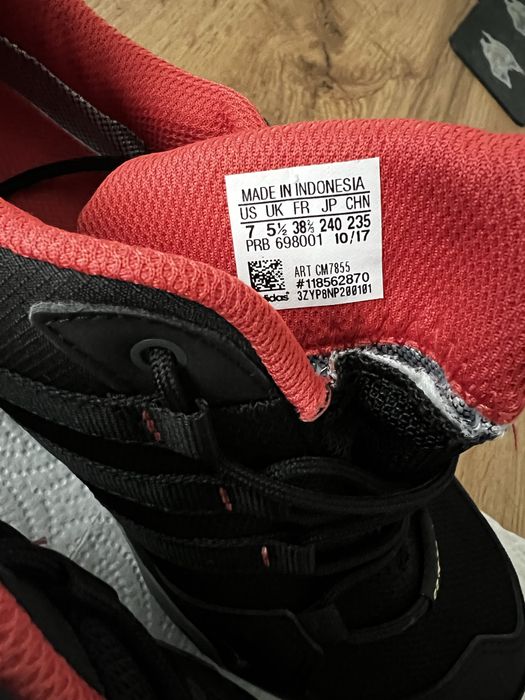 Дамски туристически маратонки адидас Terrex