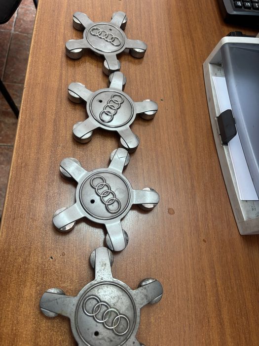 Capac pentru jante Audi 8R0601165 4F0601165N
