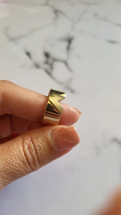 Срочно продается золотое кольцо