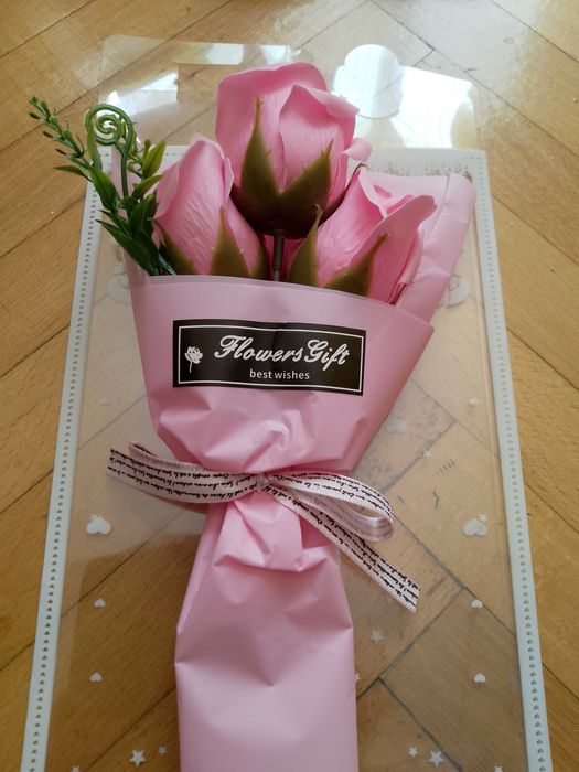 Букет от изкуствени рози