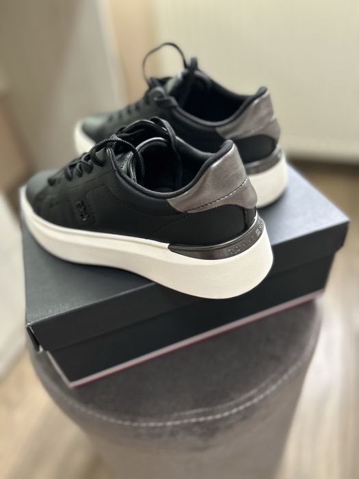 Tommy Hilfiger CHIC PLATFORM SNEAKER 37 номер