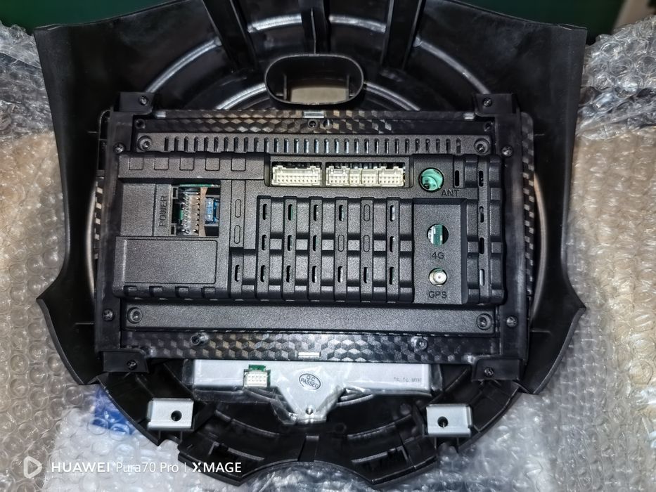 CarPlay & Android Auto за Mini Cooper F55/F56/F57 Plug and Play + камера