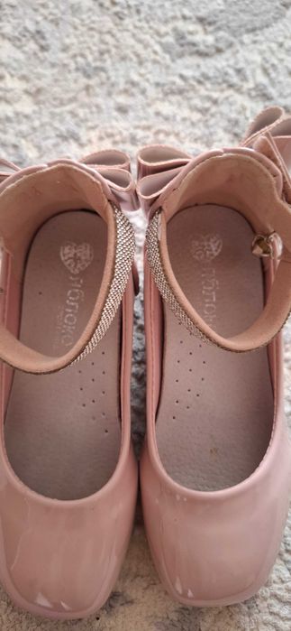 Туфли для девочки 28-го размера