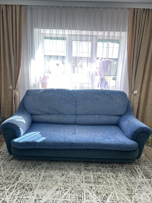 Продам диван для гостиной