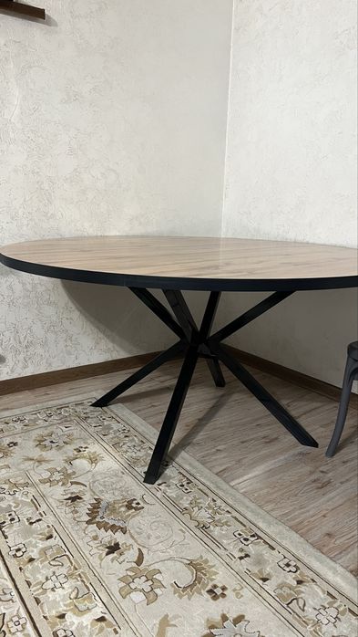 Кухонный обеденный стол