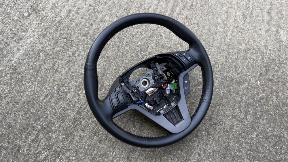 Продавам мулти волан за Honda CRV 3 - Оригинален