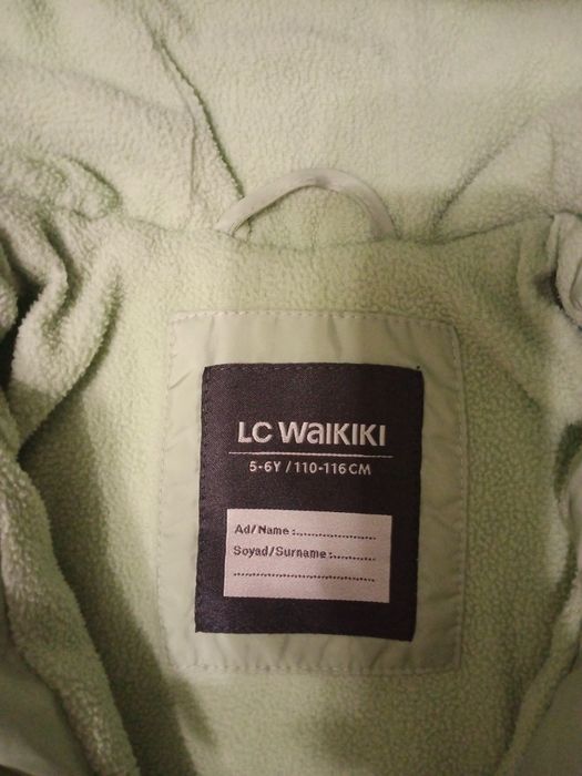 Продам куртку на девочку осень-весна