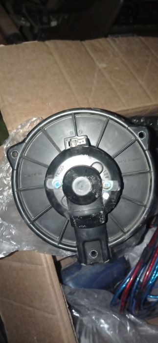 Моторчик печки.. Митсубиси Спейс вагон.