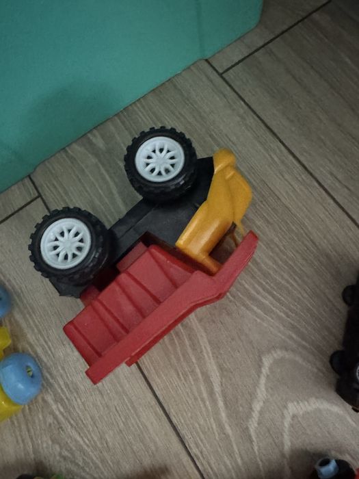 Детские игрушки машинки