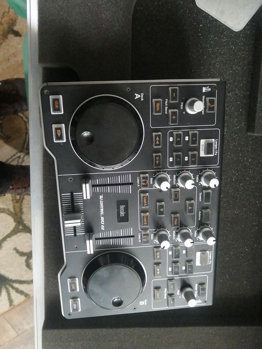 Consola dj Hercules MP3 e2