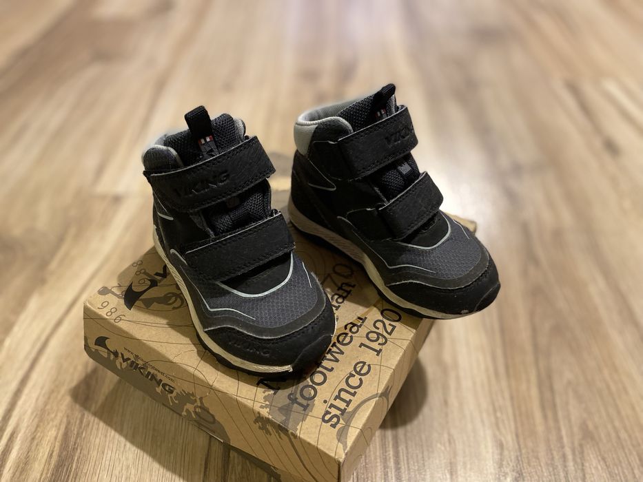 Зимни обувки - ботуши и боти- 23, 24, 26, 28