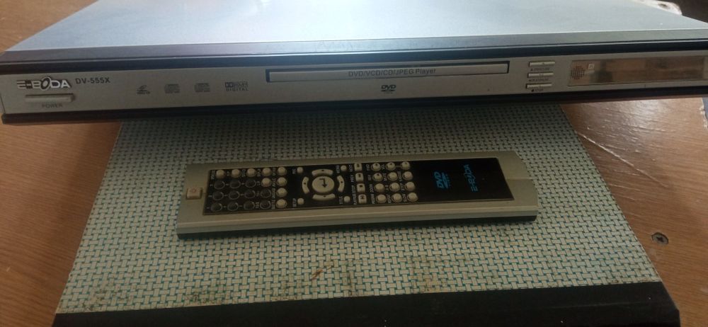 Dvd e boda+telecomanda