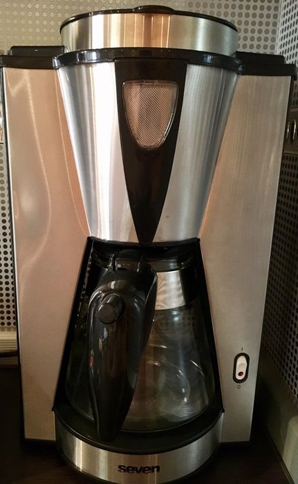 Электрическая кофеварка Seven