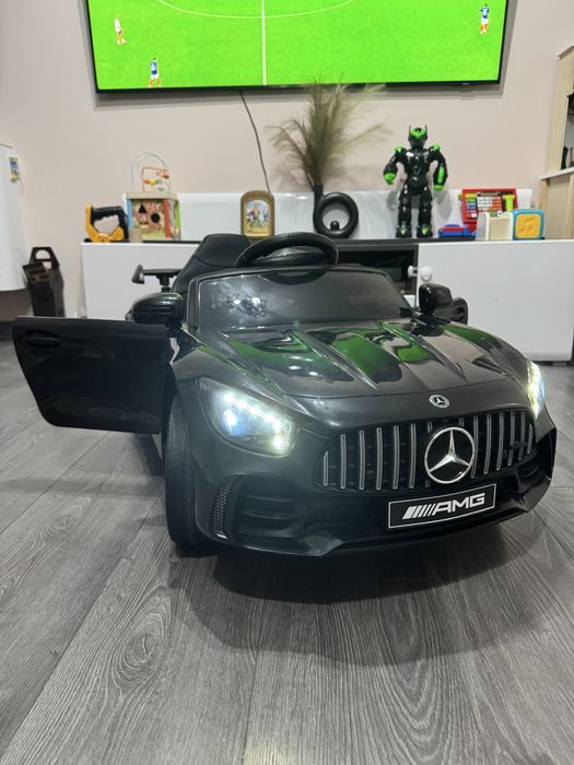 Акомулаторна кола Mercedes GT63 amg