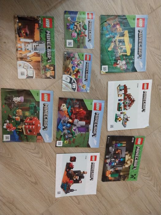 Vând diferite seturi Lego minecraft