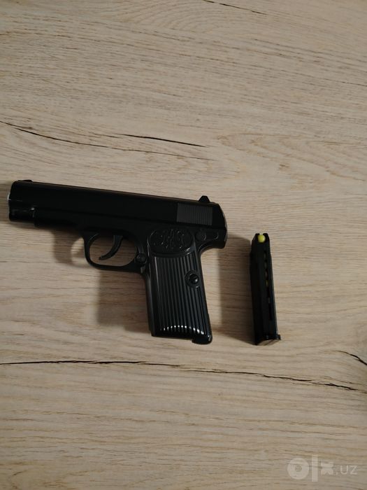 Oyinchoq pistolet metal