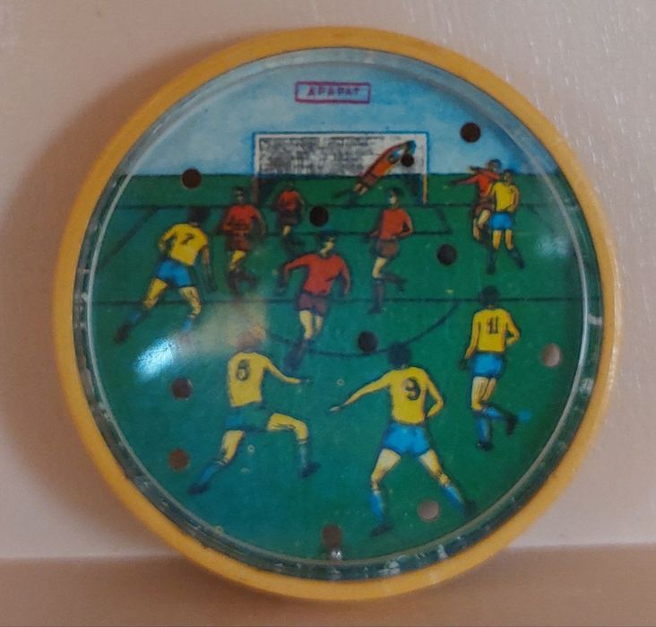 Карманная игра футбол