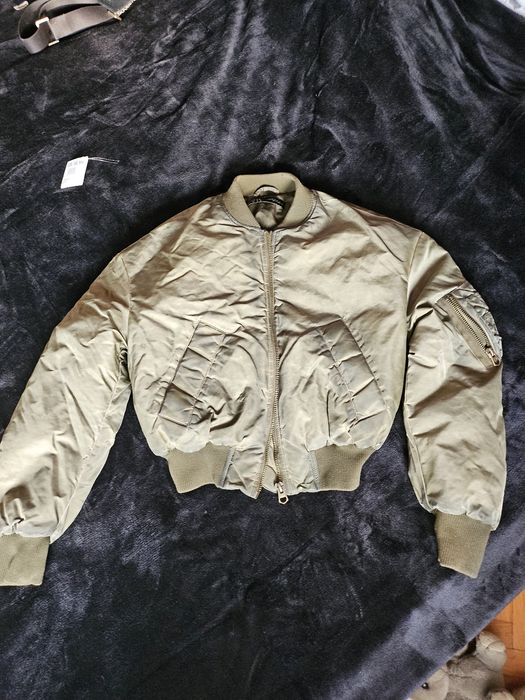 Бомбър Zara със сваляща се пухкава яка