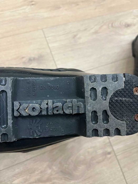 Ски обувки 284мм / размер 35 ЕU