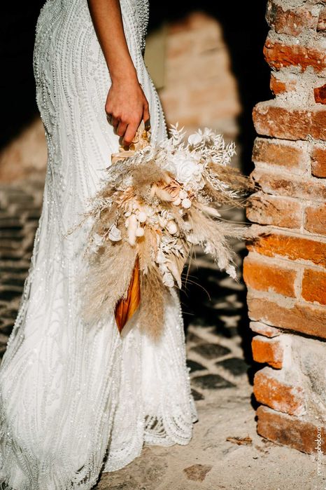 Vând Rochie de mireasă (nouă-purtată o singură dată,curatată chimic)