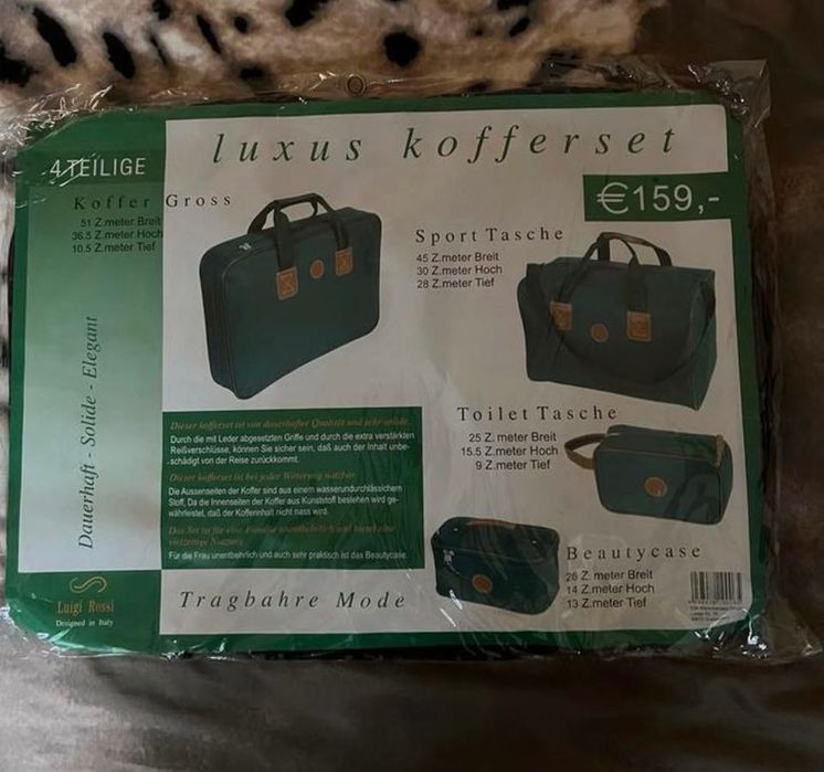 Луксозен комплект куфари,състоящ се от четири части