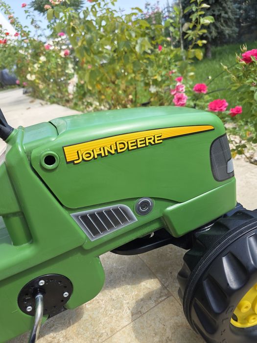 Tractor copii Rolly Kid John Deere cu cupă și remorca