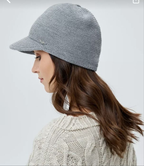 Шапка-кепка женская