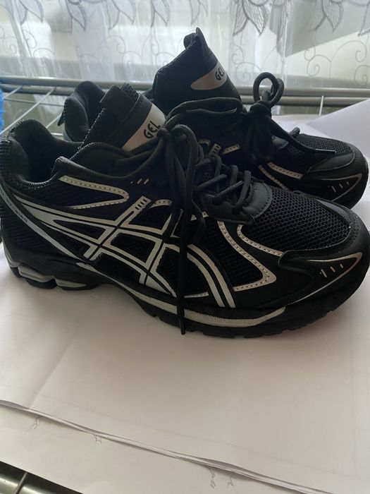 Продам кроссовки Asics gel GT 2160