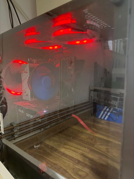 Pc de gaming Asus - in stare buna