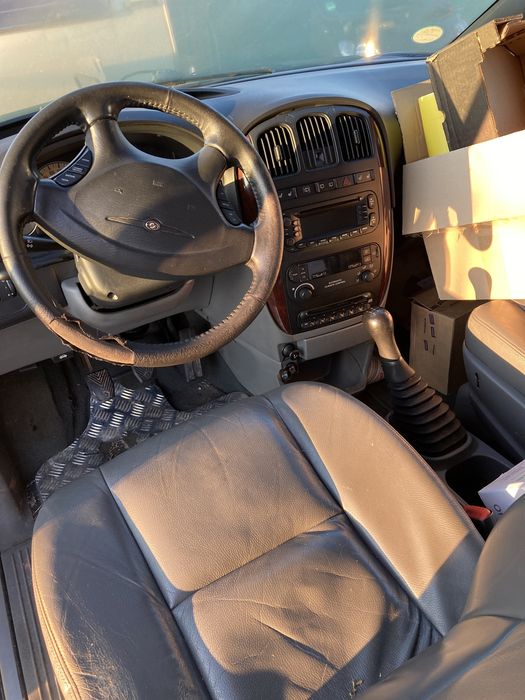 Продава се сами на части Крайслер Гранд Вояджър 2.5 дизел