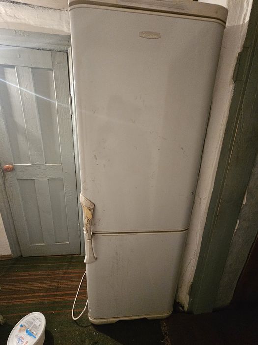 Срочно продам холодильник