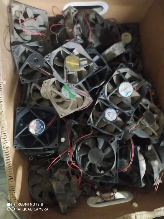 Кулеры вентиляторы много. Янгиюль.
