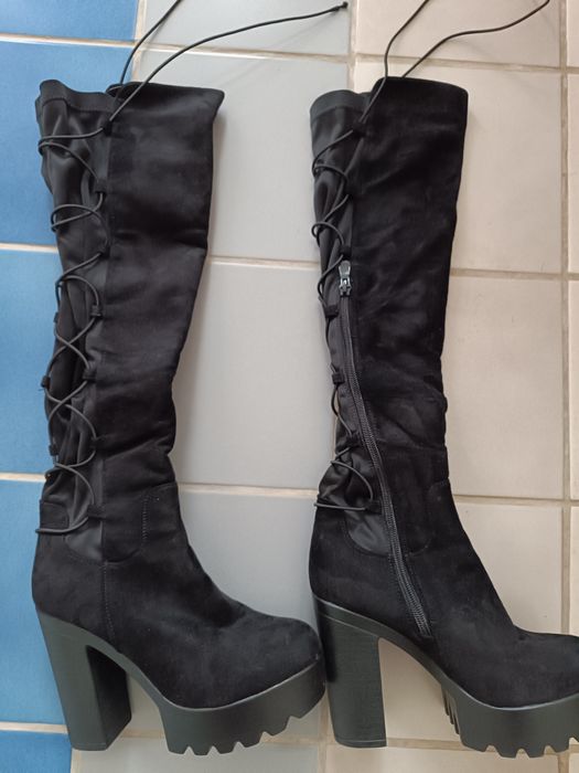 Дамски спортно- елегантни ботуши