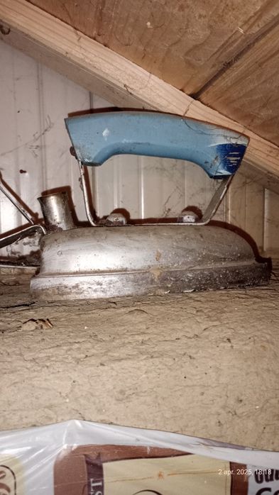 Fier de călcat,vechi,pe rezistență electrică