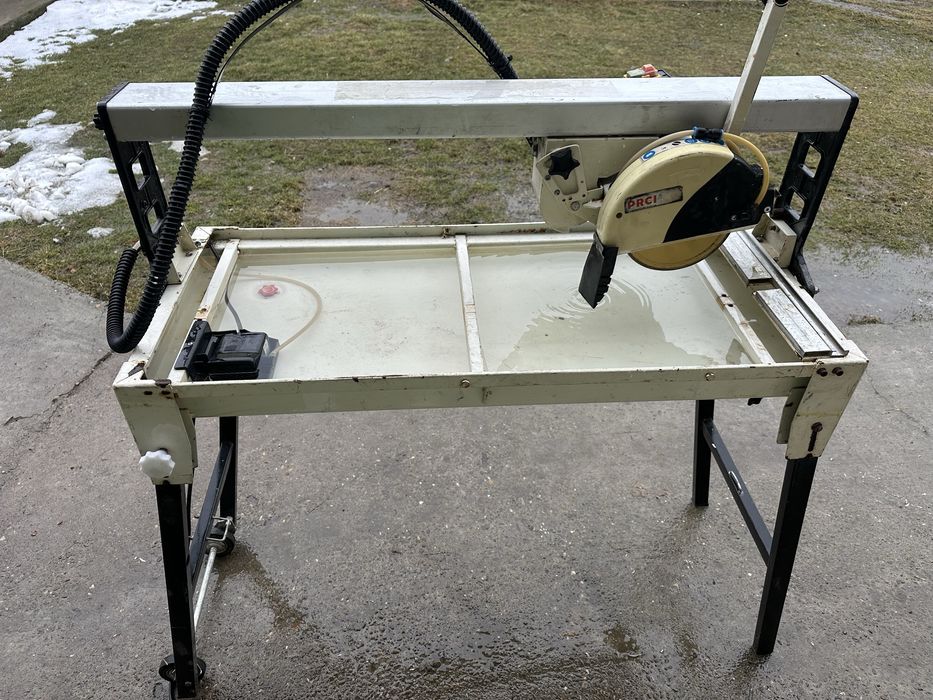 Masina de taita gresie