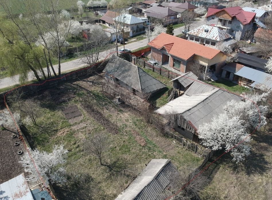 Vânzare teren intravilan la strada principala– Ghercesti, sat Teisani.