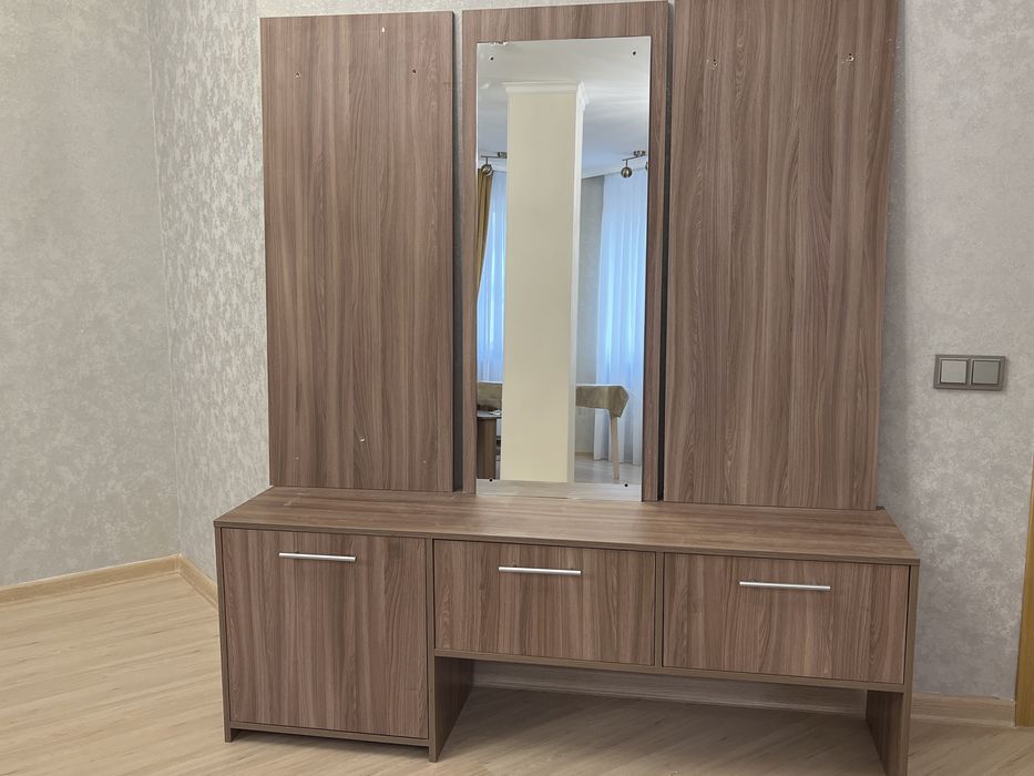 Шкаф для прихожей