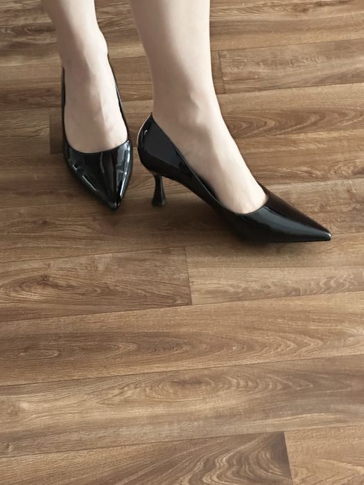 Продам лаковые туфли на выход