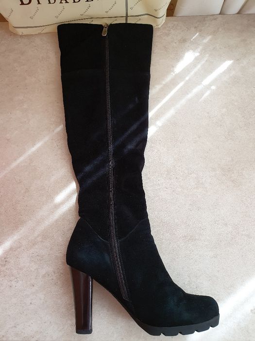 Продам женские кожаные сапоги