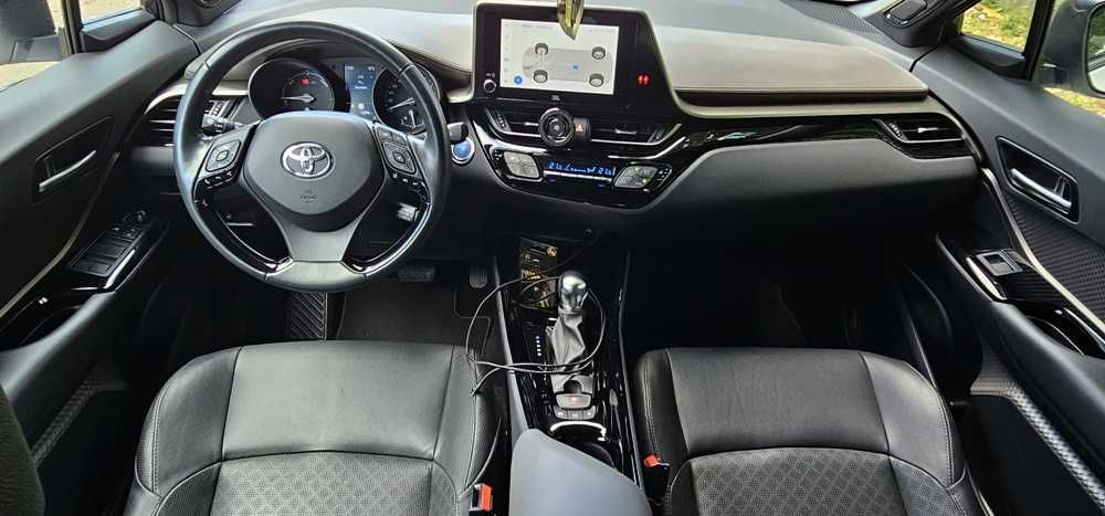 Toyota C-HR BI -TONE Alb perlat. JBL-Piele,Distronic .140 cp.16.000 km