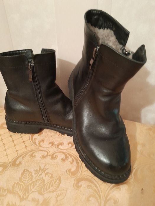Продам сапожки зимние мальчуковые