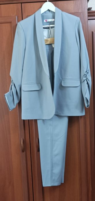 Брючный костюм. Новый