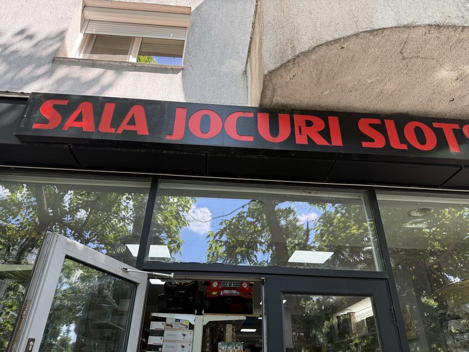 Firma luminoasa